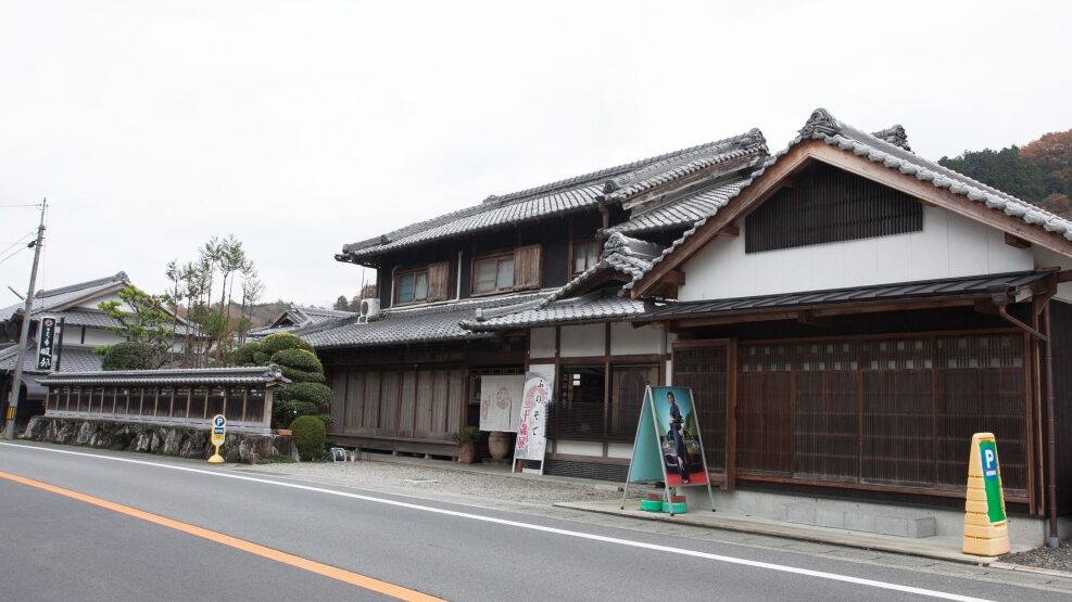 成人式振袖レンタルのきもの座服部